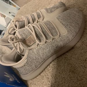 Adidas tubular shadow